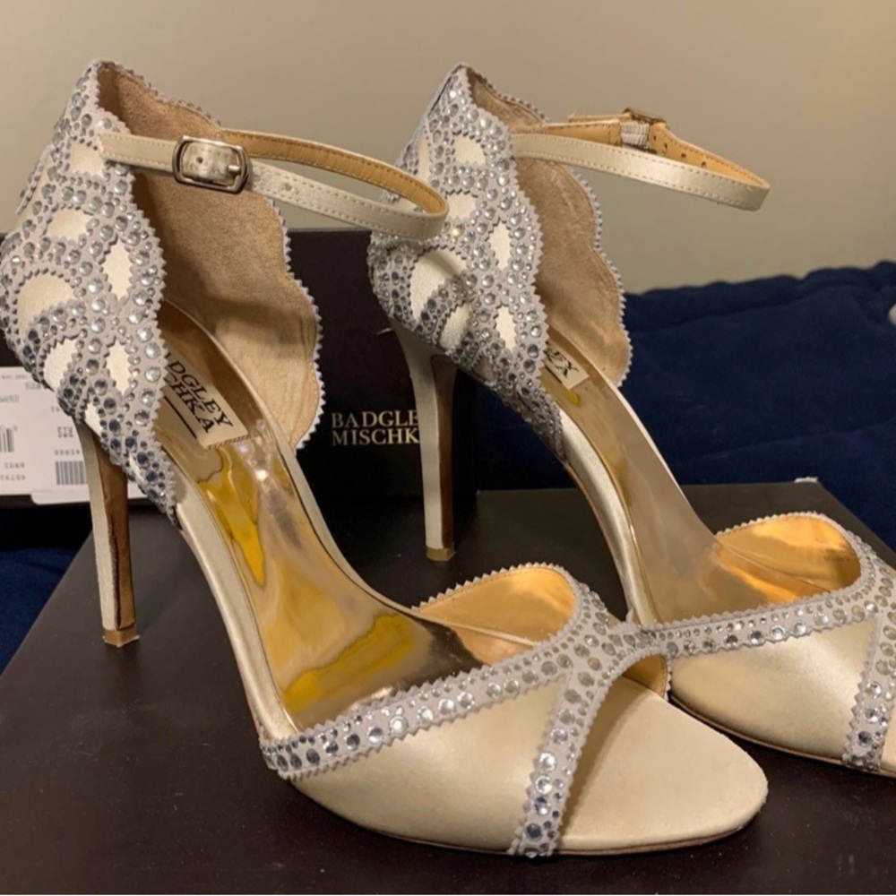 Badgley Mischka Ivory Satin Crystal Ankle-Strap Heels Size 8.5